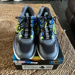 NIB Men’s/ Boys size 8 Heelys